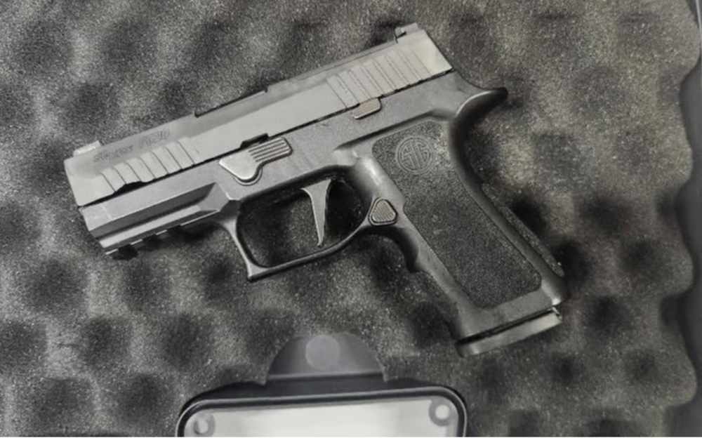 Pre Owned: Sig Sauer P320 Compact 9mm Semi Auto Pistol-img-3