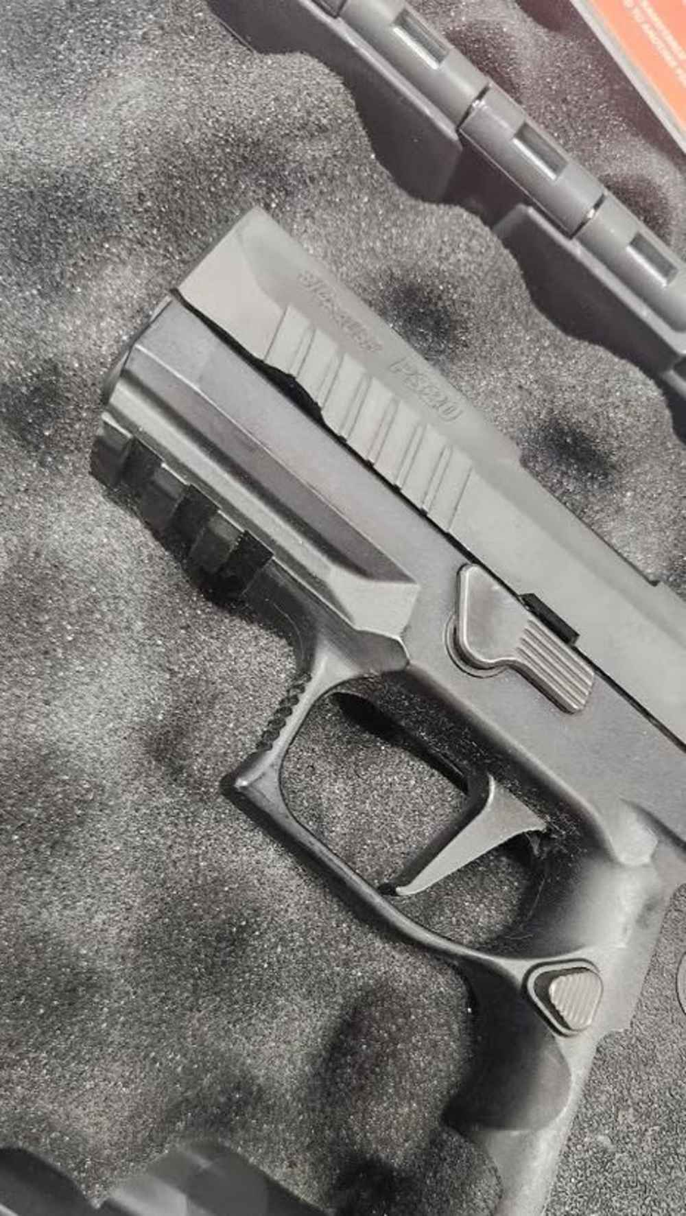 Pre Owned: Sig Sauer P320 Compact 9mm Semi Auto Pistol-img-7