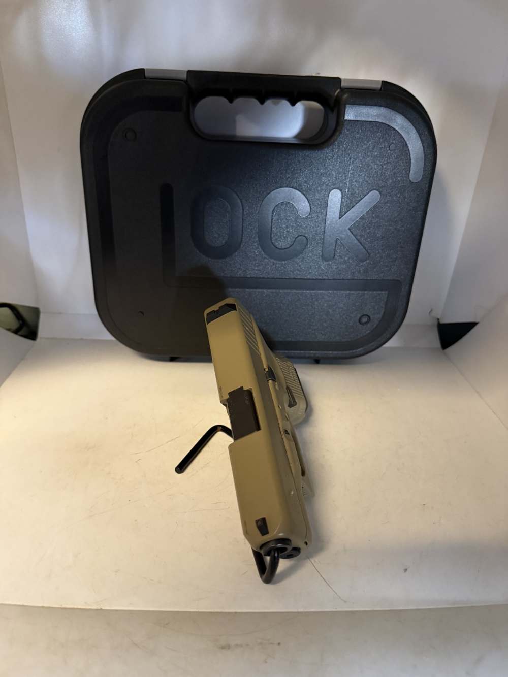 Very Nice! Glock 26 9mm Gen 4. Original Box. 3, 10 Rounds Magazines-img-7