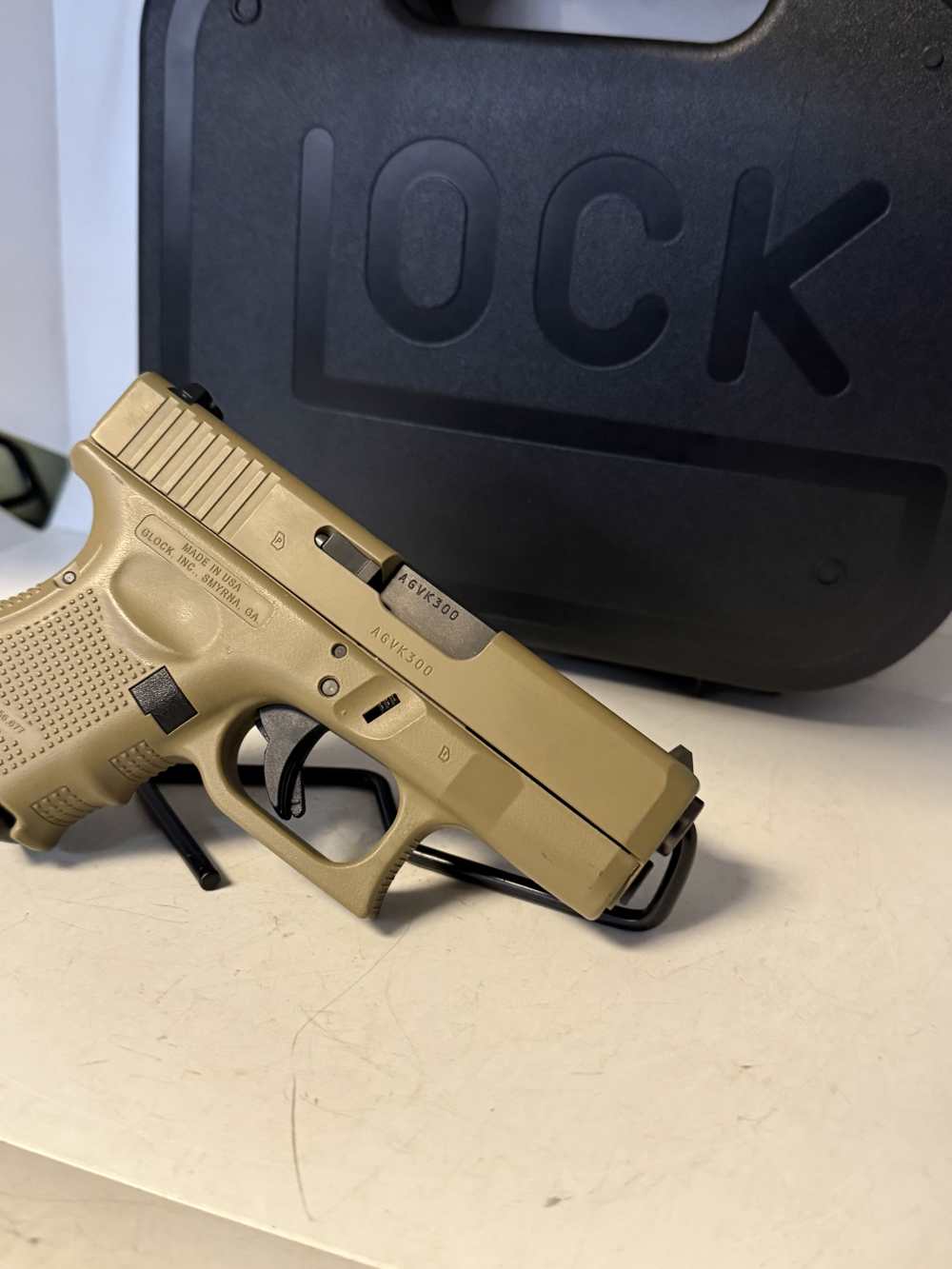 Very Nice! Glock 26 9mm Gen 4. Original Box. 3, 10 Rounds Magazines-img-3