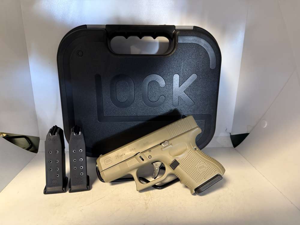 Very Nice! Glock 26 9mm Gen 4. Original Box. 3, 10 Rounds Magazines-img-0