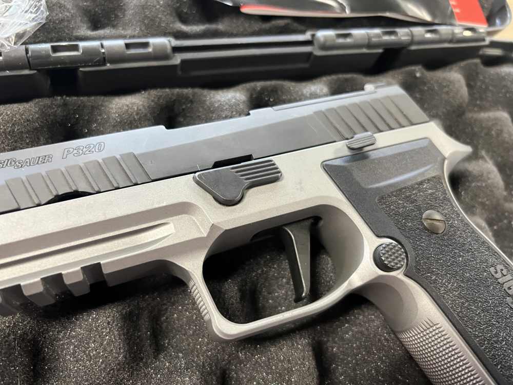 Sig Sauer P320 AXG Carry 9mm Pistol 3.90" 17rds 320AXGCA-9-RTXR3-R2-img-3