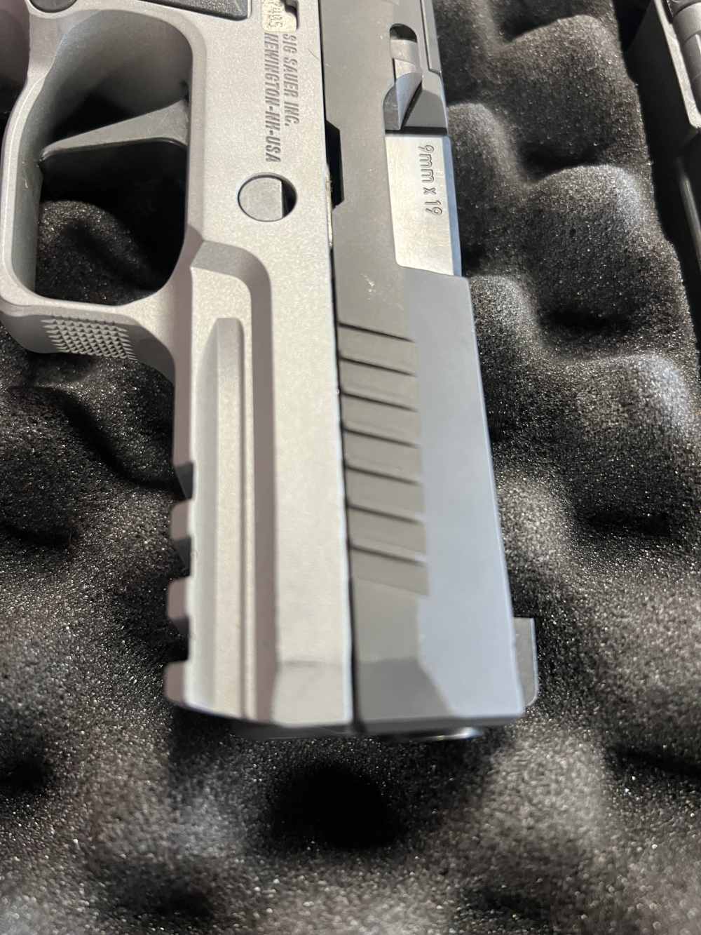 Sig Sauer P320 AXG Carry 9mm Pistol 3.90" 17rds 320AXGCA-9-RTXR3-R2-img-10