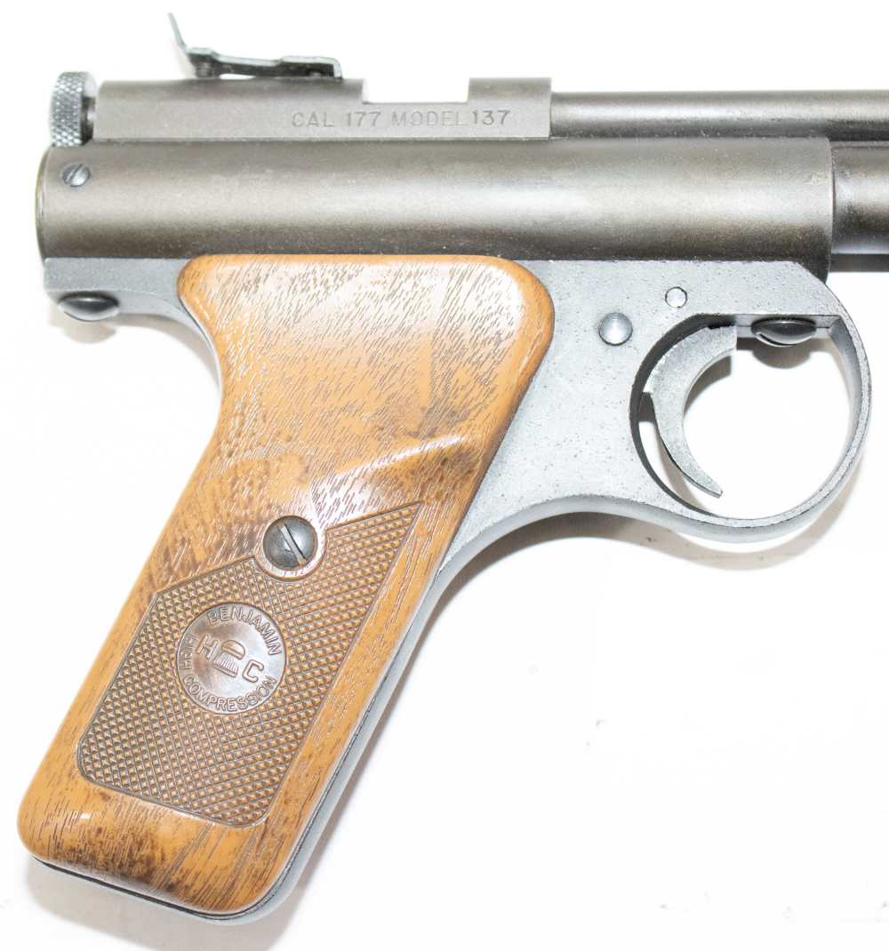 Benjamin Franklin 137 Pneumatic Pistol .177 Pellet MFG 1946-85 Matte Black-img-5