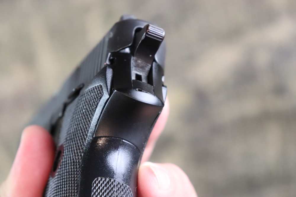 Solothurn Swiss Police Sig P225 9mm semi auto 3.75" 2 mags penny start-img-14
