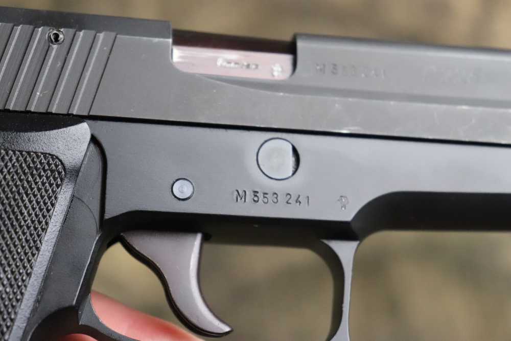 Solothurn Swiss Police Sig P225 9mm semi auto 3.75" 2 mags penny start-img-20