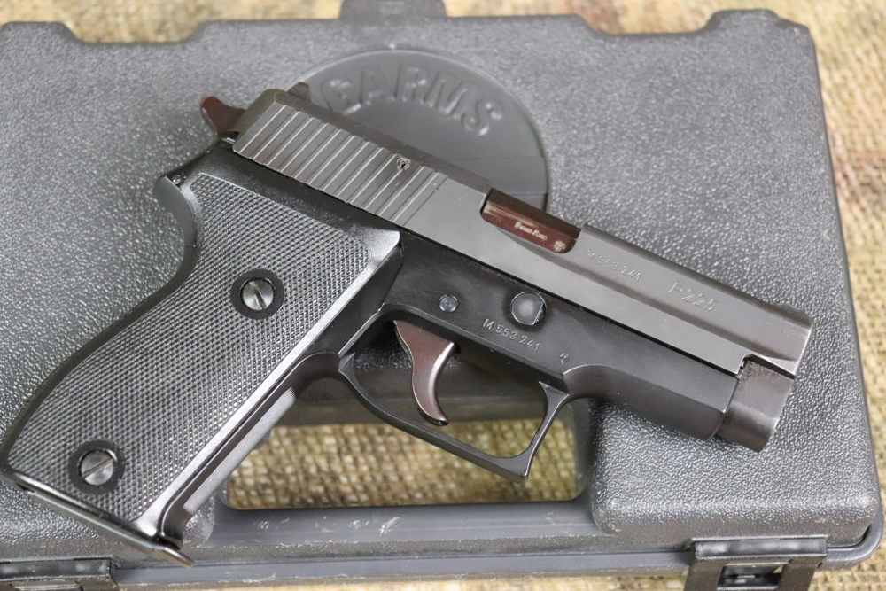 Solothurn Swiss Police Sig P225 9mm semi auto 3.75" 2 mags penny start-img-4