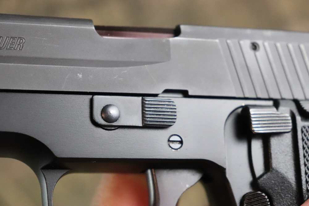 Solothurn Swiss Police Sig P225 9mm semi auto 3.75" 2 mags penny start-img-8