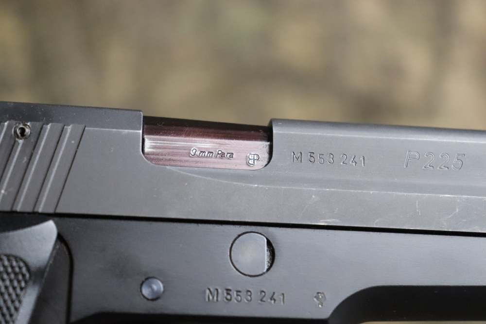 Solothurn Swiss Police Sig P225 9mm semi auto 3.75" 2 mags penny start-img-19