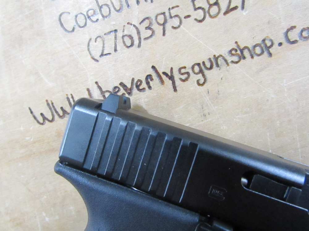 Glock G22 Gen 5 .40 S&W Semiauto Pistol-img-13
