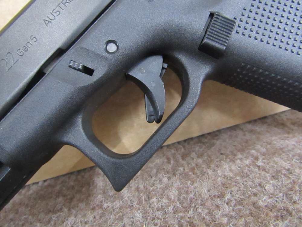 Glock G22 Gen 5 .40 S&W Semiauto Pistol-img-3