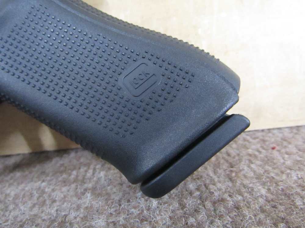 Glock G22 Gen 5 .40 S&W Semiauto Pistol-img-1