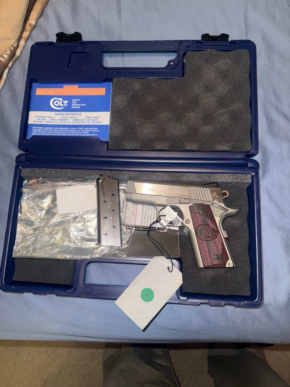 Colt defender NIB NEVER FIRED -img-2