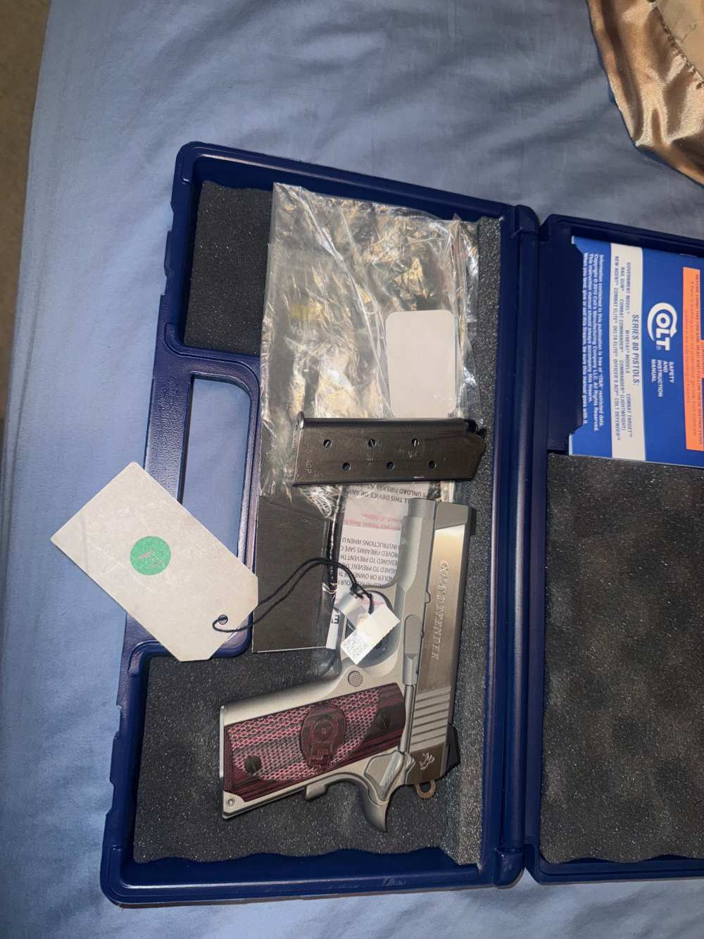 Colt defender NIB NEVER FIRED -img-3