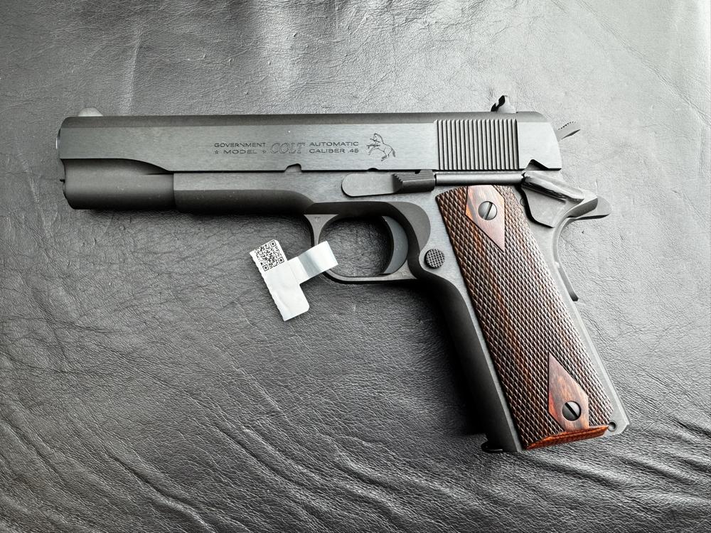 Colt 1911 Government Classic Series 70 .45 ACP Blued 5" Rosewood Grips-img-1