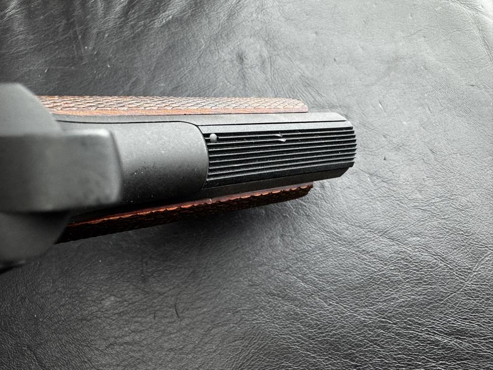 Colt 1911 Government Classic Series 70 .45 ACP Blued 5" Rosewood Grips-img-9