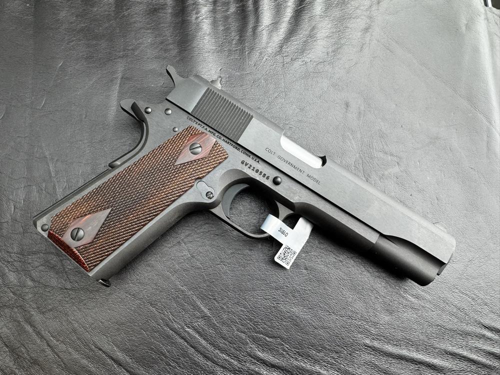 Colt 1911 Government Classic Series 70 .45 ACP Blued 5" Rosewood Grips-img-11