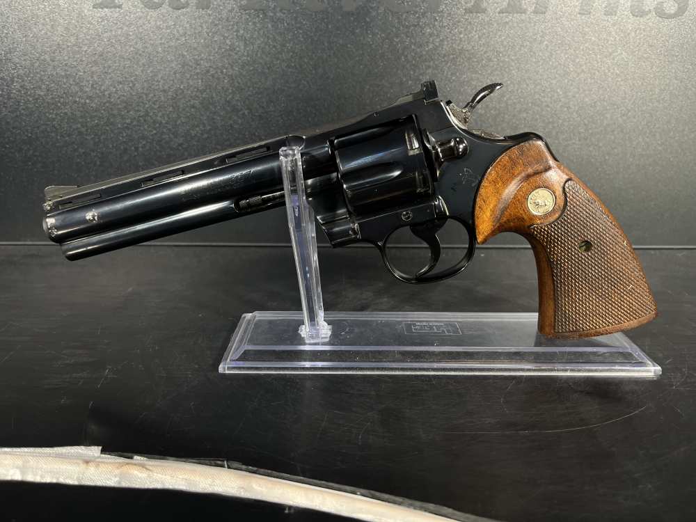 Colt 357 Revolver-img-1