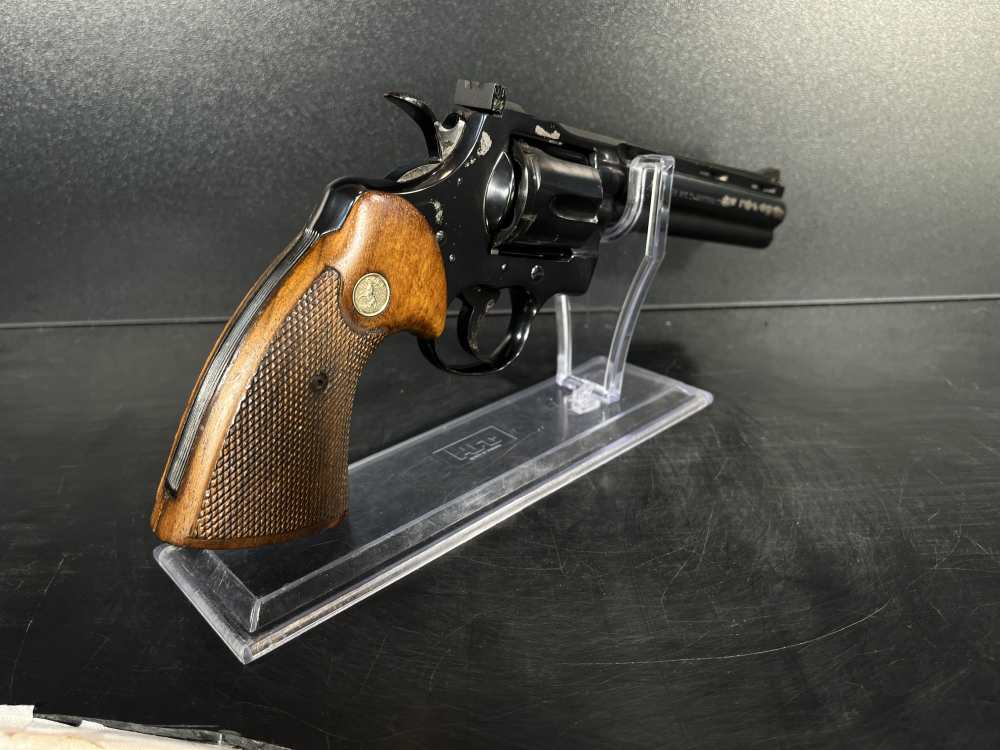 Colt 357 Revolver-img-4