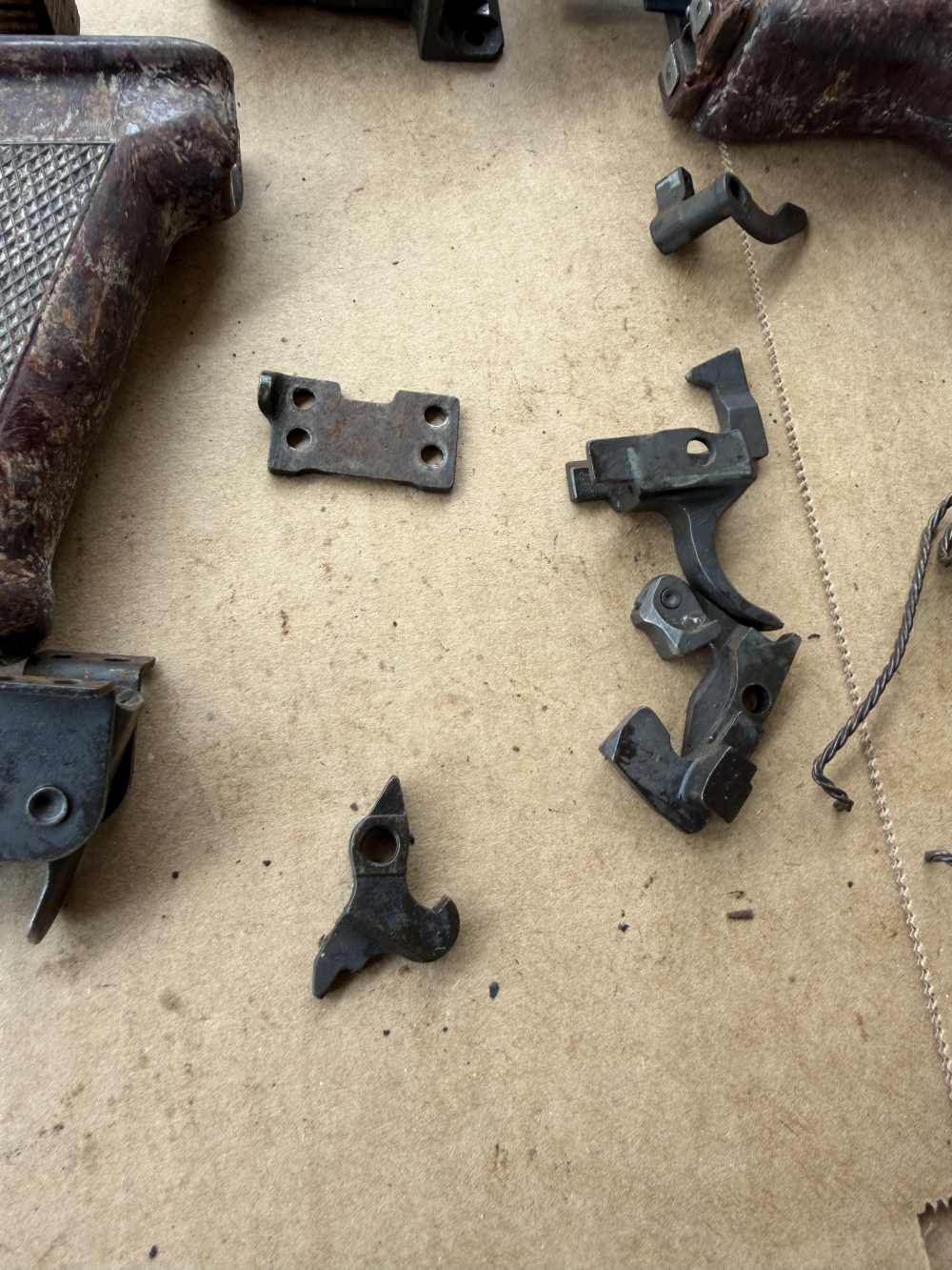 WOW! RARE! BAKELITE DONG ROMANIA BATTLEFIELD AK47 PARTS KIT 7.62 MATCHING-img-4