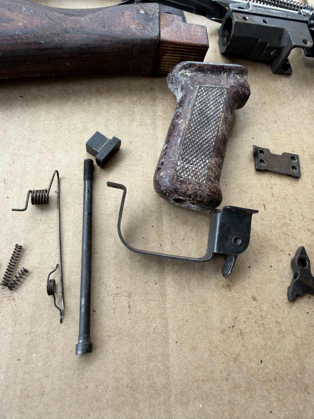 WOW! RARE! BAKELITE DONG ROMANIA BATTLEFIELD AK47 PARTS KIT 7.62 MATCHING-img-3