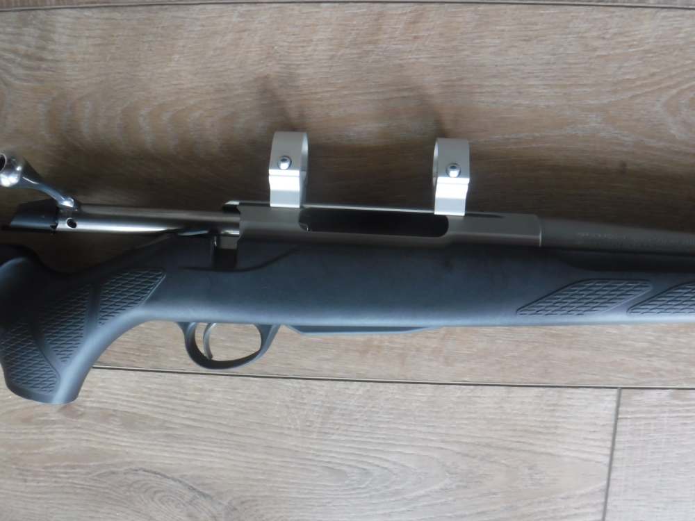 Like new  Tikka T3 stainless .243 Win.  with matching 1" rings, youth women-img-6