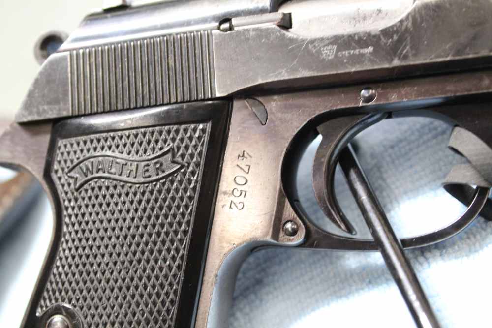 Walther PP in 7.65mm (.32 ACP), with leather holster-img-19
