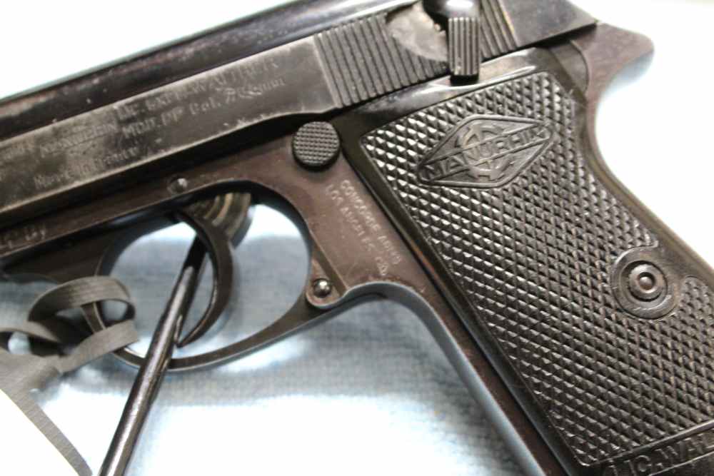Walther PP in 7.65mm (.32 ACP), with leather holster-img-12