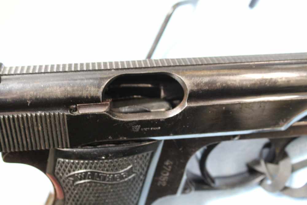 Walther PP in 7.65mm (.32 ACP), with leather holster-img-17