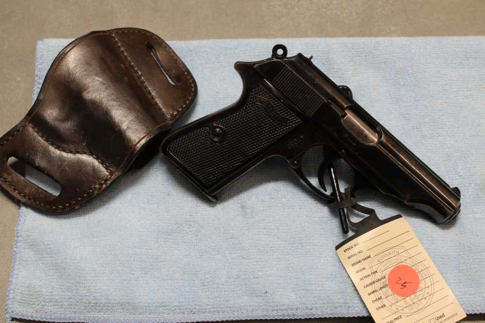 Walther PP in 7.65mm (.32 ACP), with leather holster-img-0