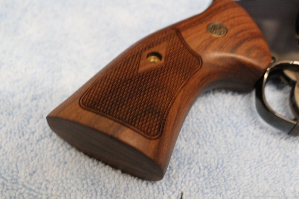 Smith & Wesson Model 48-7 revolver in .22 MRF CTG (.22 Magnum) 4-inch-img-1