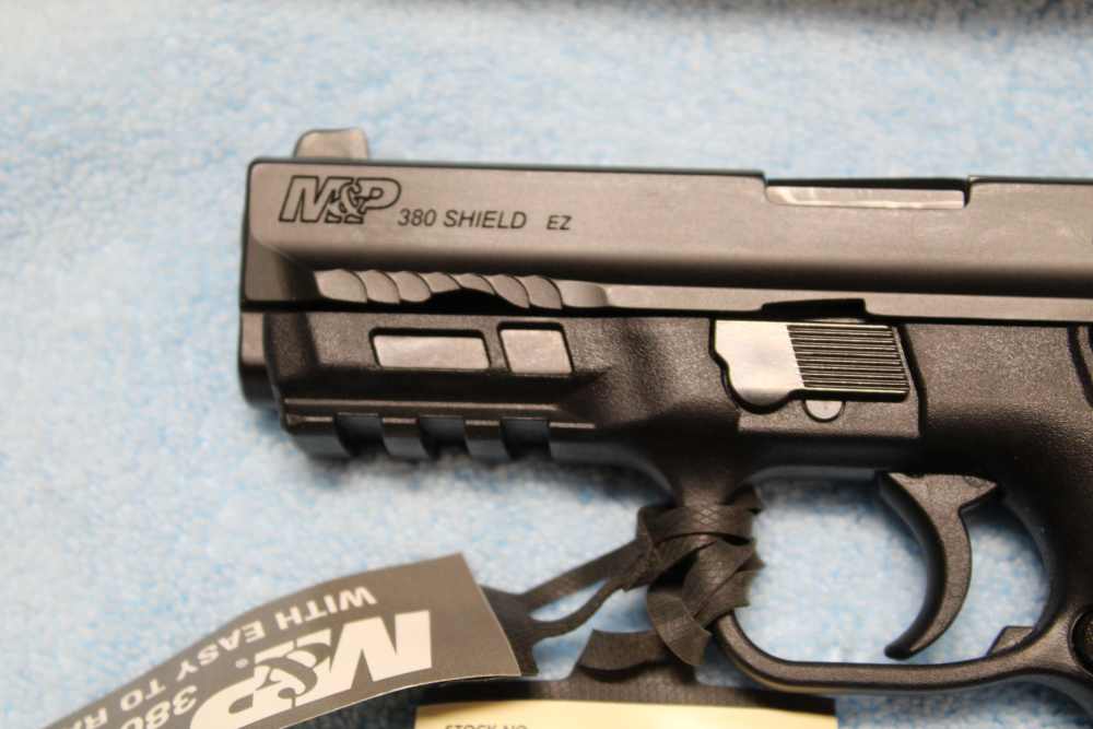 Smith & Wesson M&P380 Shield EZ M2.0 with Thumb Safety New Condition-img-13