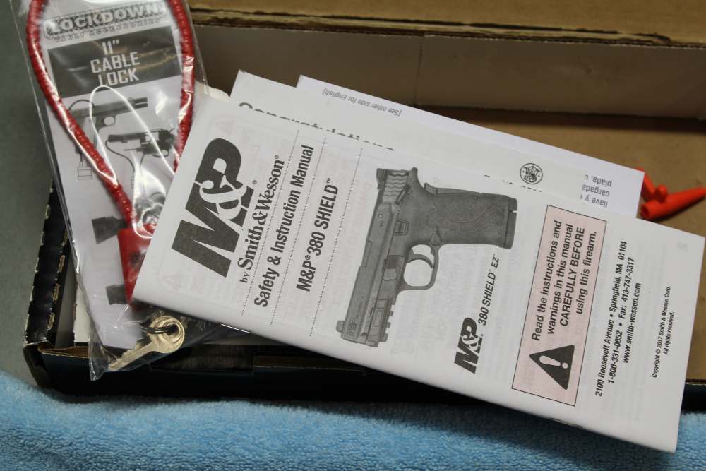 Smith & Wesson M&P380 Shield EZ M2.0 with Thumb Safety New Condition-img-19