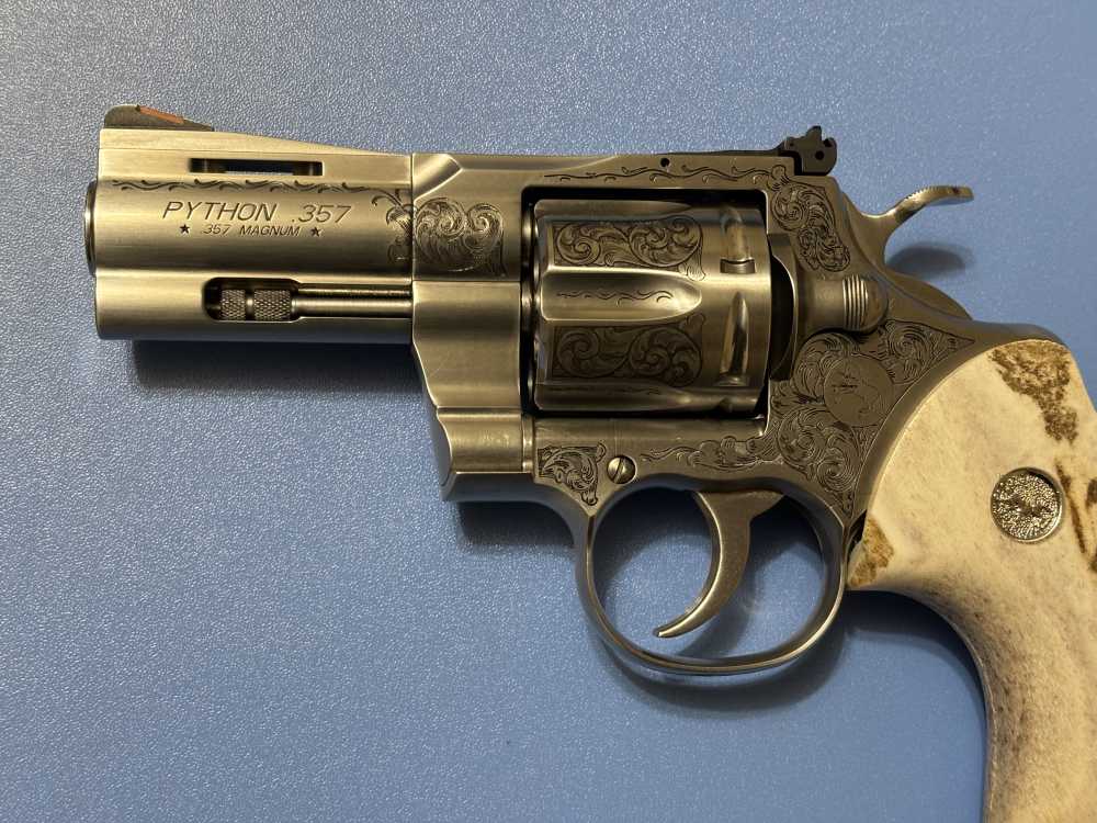 Colt Python 3" .357Mag 6-Shot Stainless Steel Premier Grade Stag Grips NIB-img-4