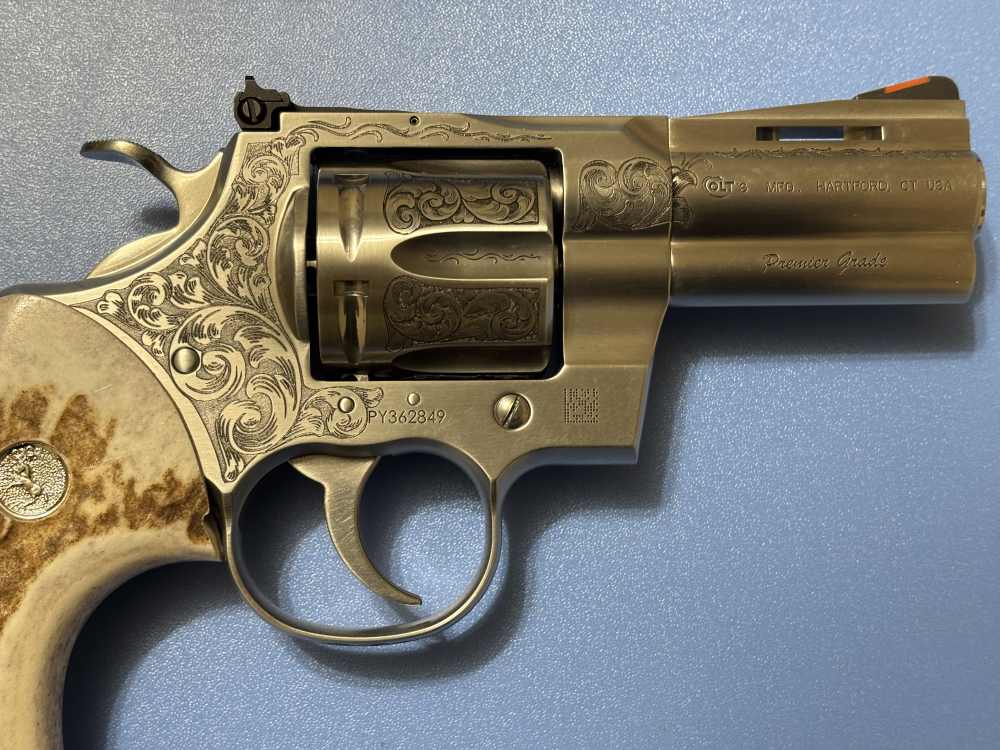 Colt Python 3" .357Mag 6-Shot Stainless Steel Premier Grade Stag Grips NIB-img-8