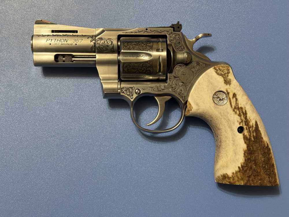 Colt Python 3" .357Mag 6-Shot Stainless Steel Premier Grade Stag Grips NIB-img-2