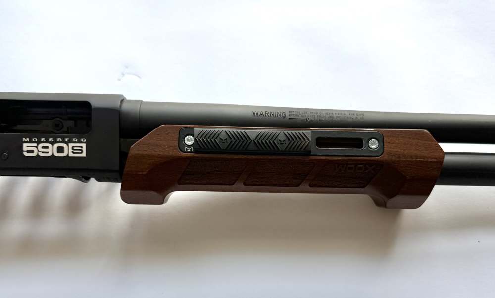 Mossberg 590S 12 Gauge – WOOX Furniture – Holosun EPS Green MRS-img-5