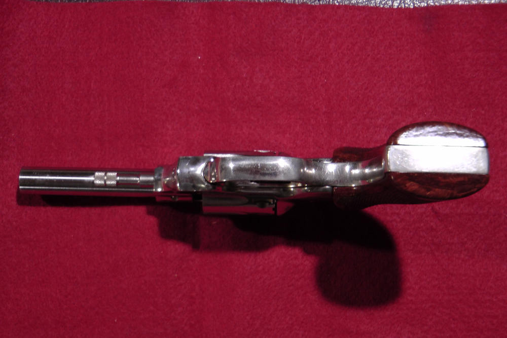High Standard Sentinel Deluxe 4" Nickel exc possibly unfired -img-5