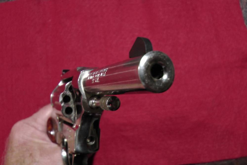 High Standard Sentinel Deluxe 4" Nickel exc possibly unfired -img-10