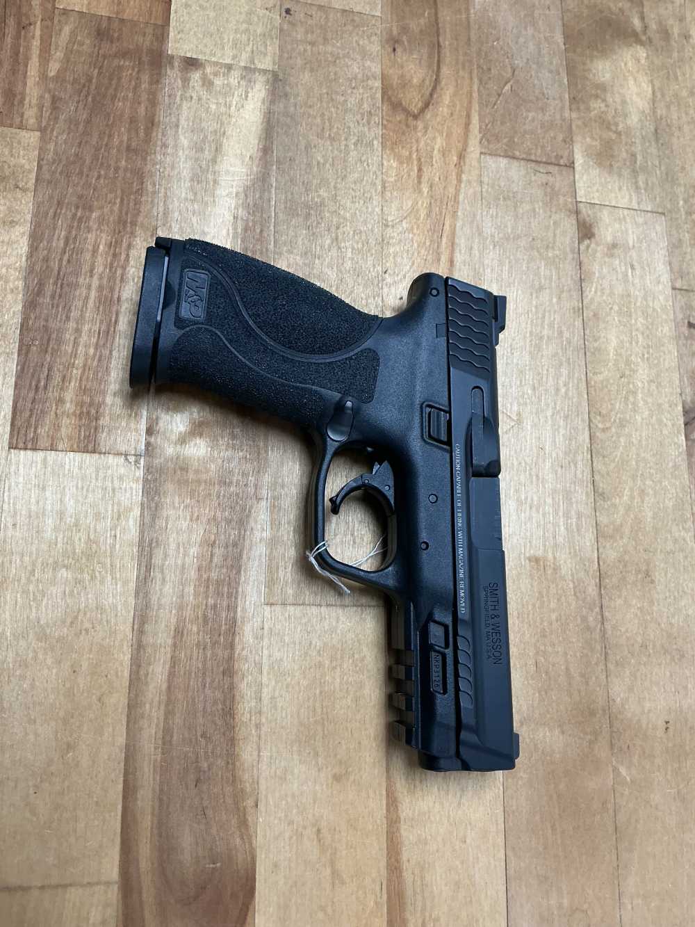 Smith and Wesson MP9 M2.0, 9x19-img-2