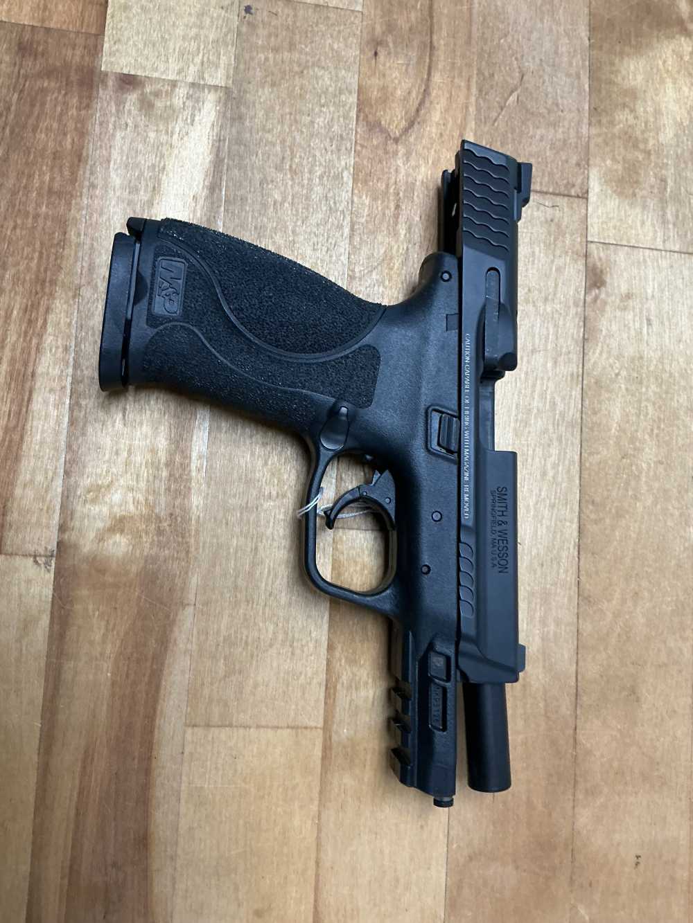 Smith and Wesson MP9 M2.0, 9x19-img-3