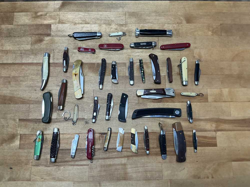 Assorted pocket knives, qty 40 total-img-0