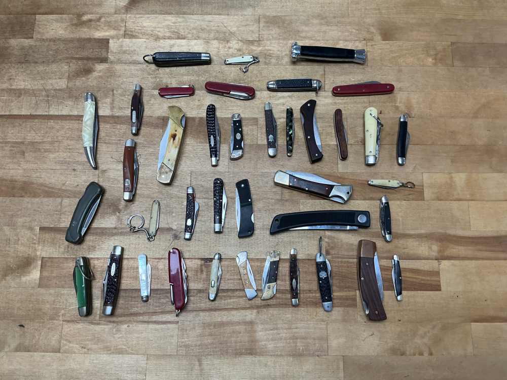 Assorted pocket knives, qty 40 total-img-1