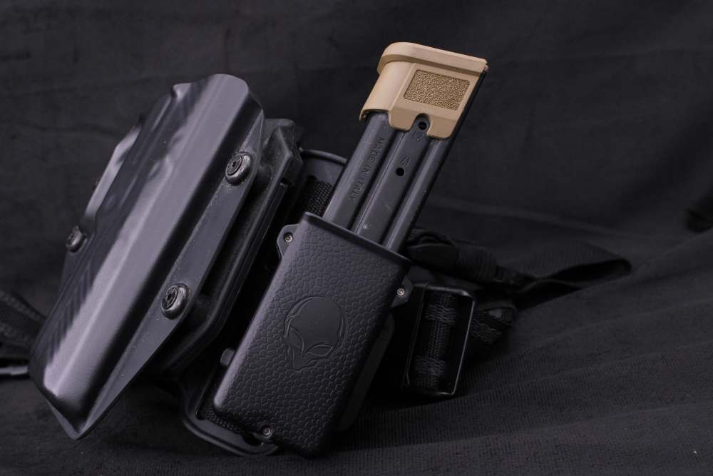 Alien Gear SIG P320 Drop Leg Thigh Holster Rig w/ 21rd & 17rd Magazines-img-3