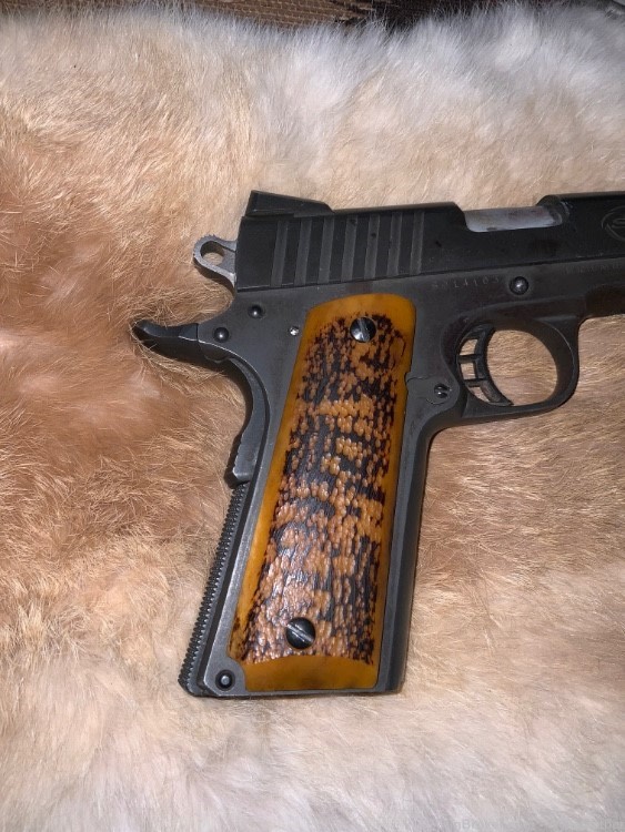 1911 Grips, Snake Jigged Camel Bone, Amber color, full size grips (GB114)-img-4