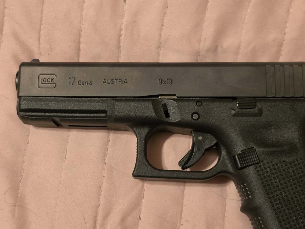 Glock 17 Gen 4 9x19mm 15 years September 11 Commemorative never fired-img-2