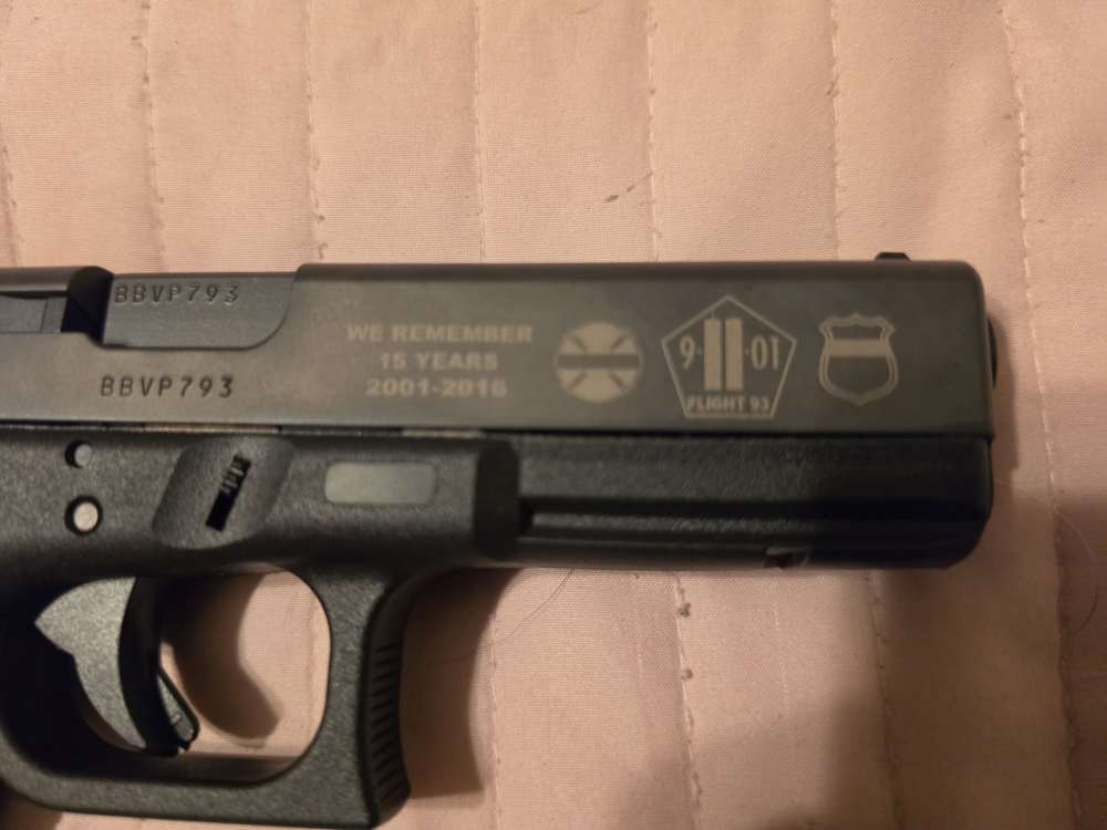 Glock 17 Gen 4 9x19mm 15 years September 11 Commemorative never fired-img-1