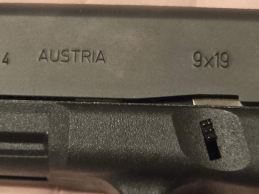Glock 17 Gen 4 9x19mm 15 years September 11 Commemorative never fired-img-4