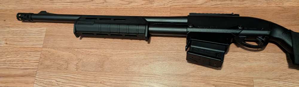 Remington 870 DM Pump Action 12 Gauge Shotgun-img-4