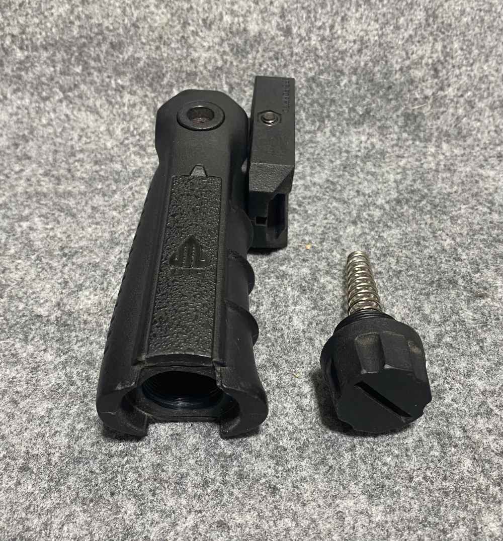 UTG Foregrip AR Collapsable with Storage-img-5
